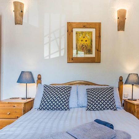 Casa Mundo - 16Th Century Traditional White Village House With Pool Pinos del Valle Exteriör bild