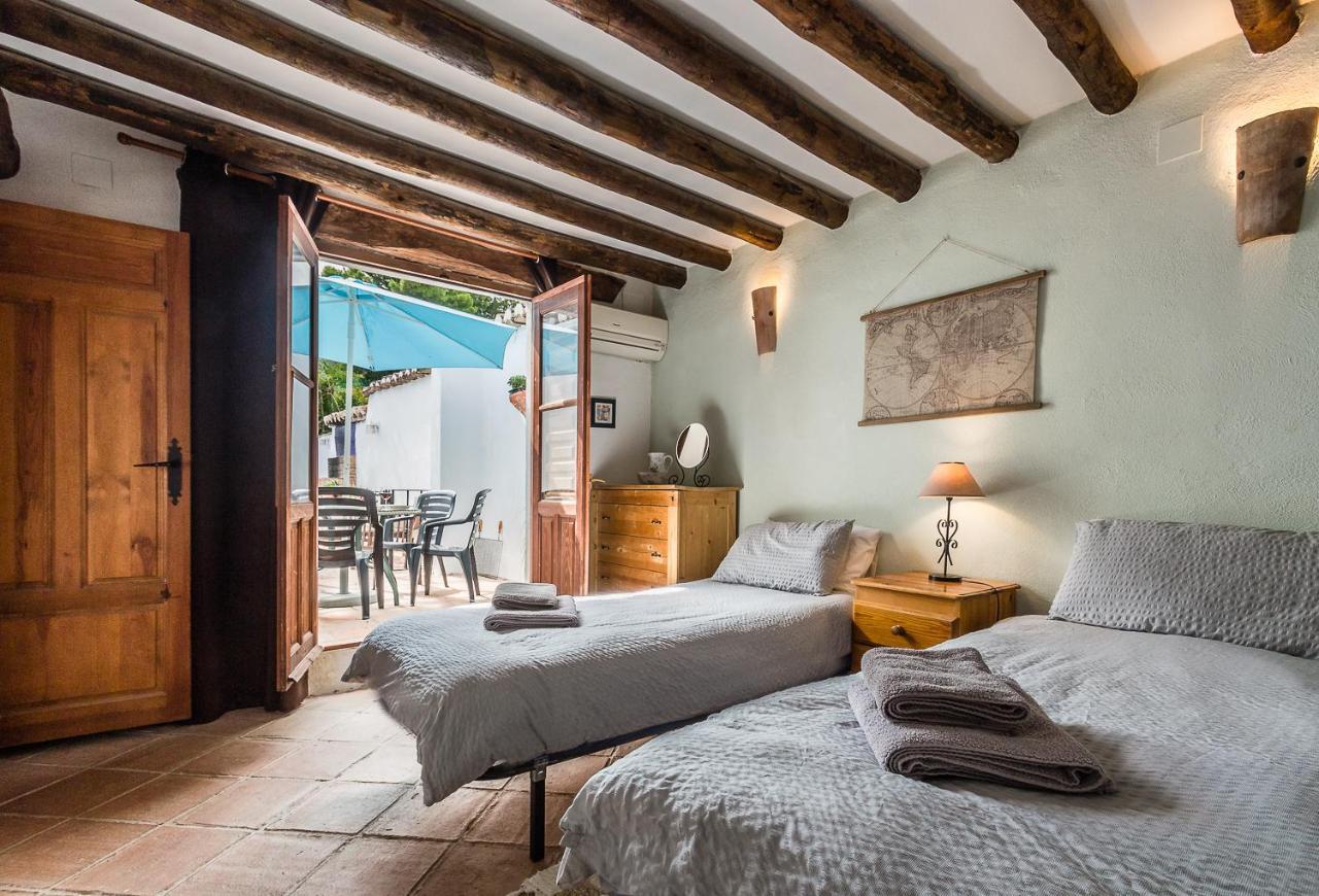Casa Mundo - 16Th Century Traditional White Village House With Pool Pinos del Valle Exteriör bild